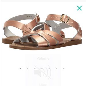 Salt Water Sandals by Hoy/Toddler Rose Gold